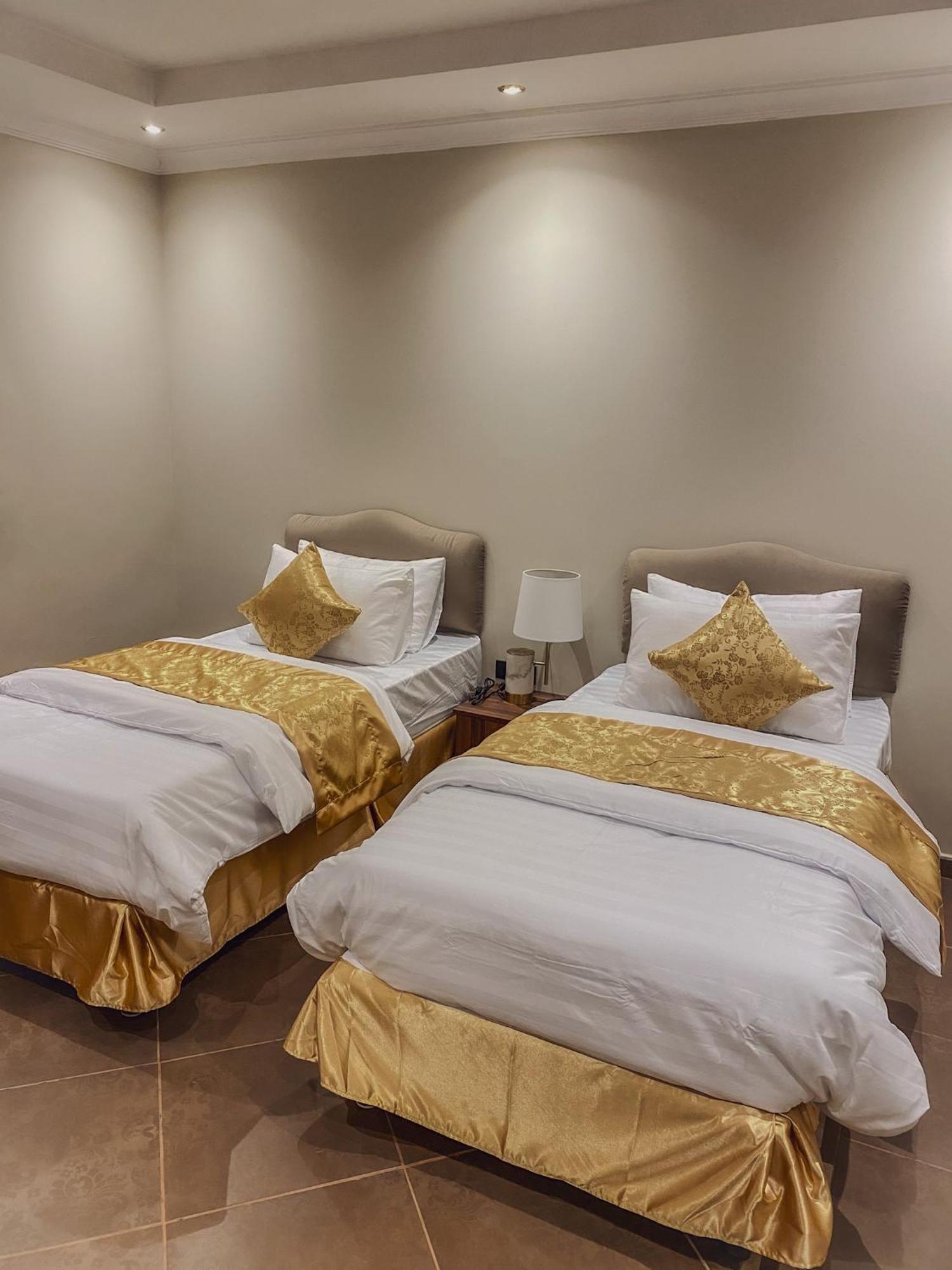 Comfort Inn Al Taawon - Family Only Эр-Рияд Экстерьер фото
